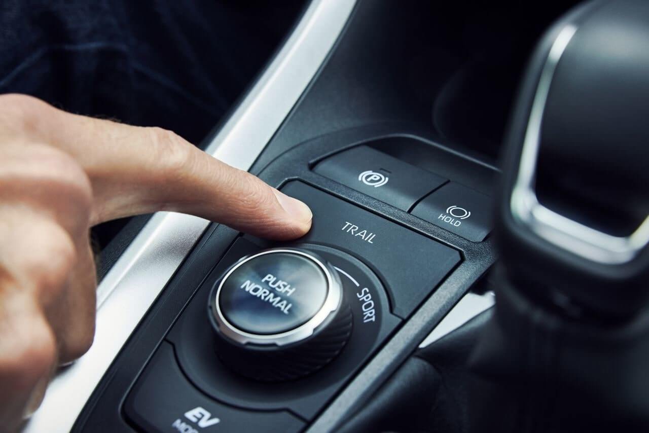10132_1_anyconv_com_toy_rav4_2022_hub_img_kv_08_interior_1