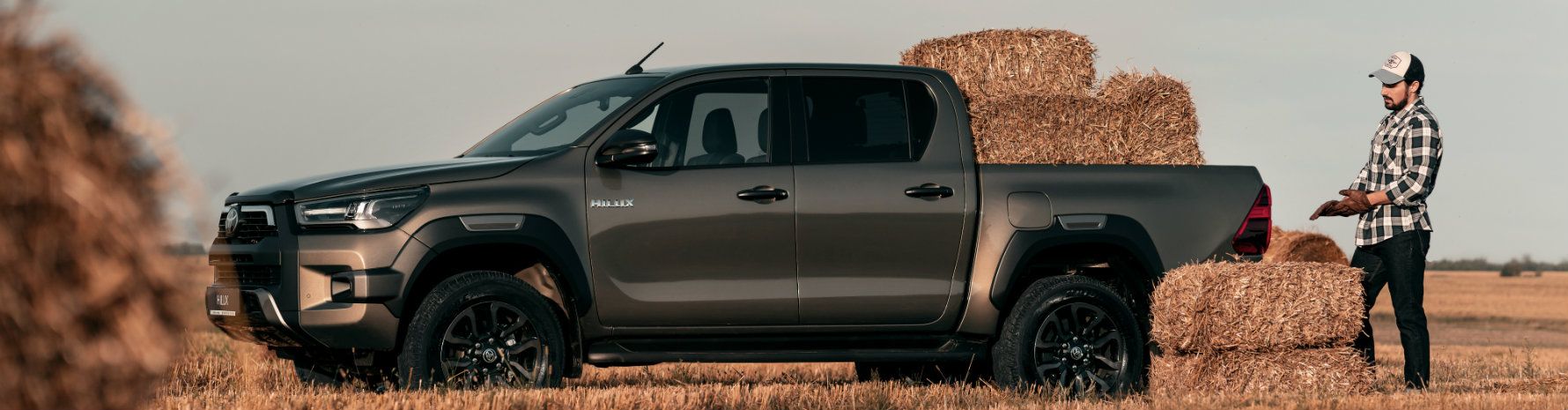 1185_1_001_hilux_1780x466